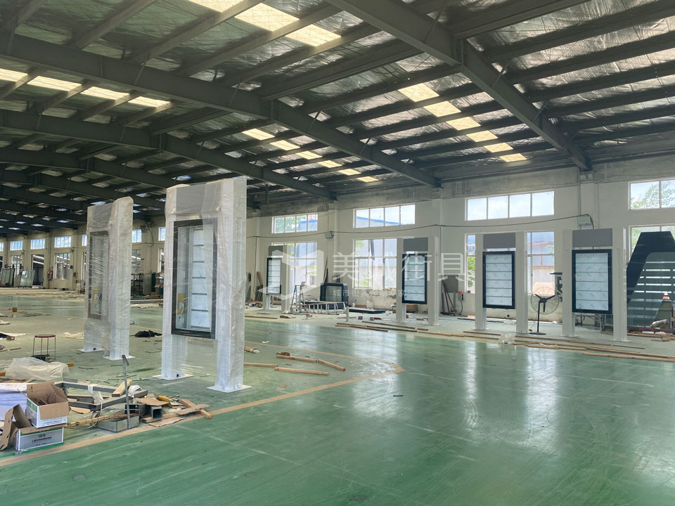 2022.7.1號(hào)美城街具供應(yīng)徐州公交候車亭發(fā)貨現(xiàn)場 2022.7.1號(hào)美城街具供應(yīng)徐州公交候車亭發(fā)貨現(xiàn)場