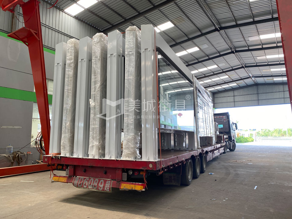 2022.7.1號(hào)美城街具供應(yīng)徐州公交候車亭發(fā)貨現(xiàn)場 2022.7.1號(hào)美城街具供應(yīng)徐州公交候車亭發(fā)貨現(xiàn)場